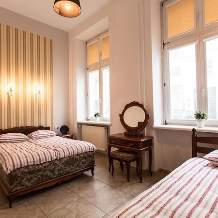 Puffa Hostel Lux Warschau Buitenkant foto