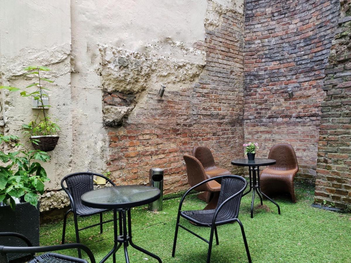 Puffa Hostel Lux Warschau Buitenkant foto