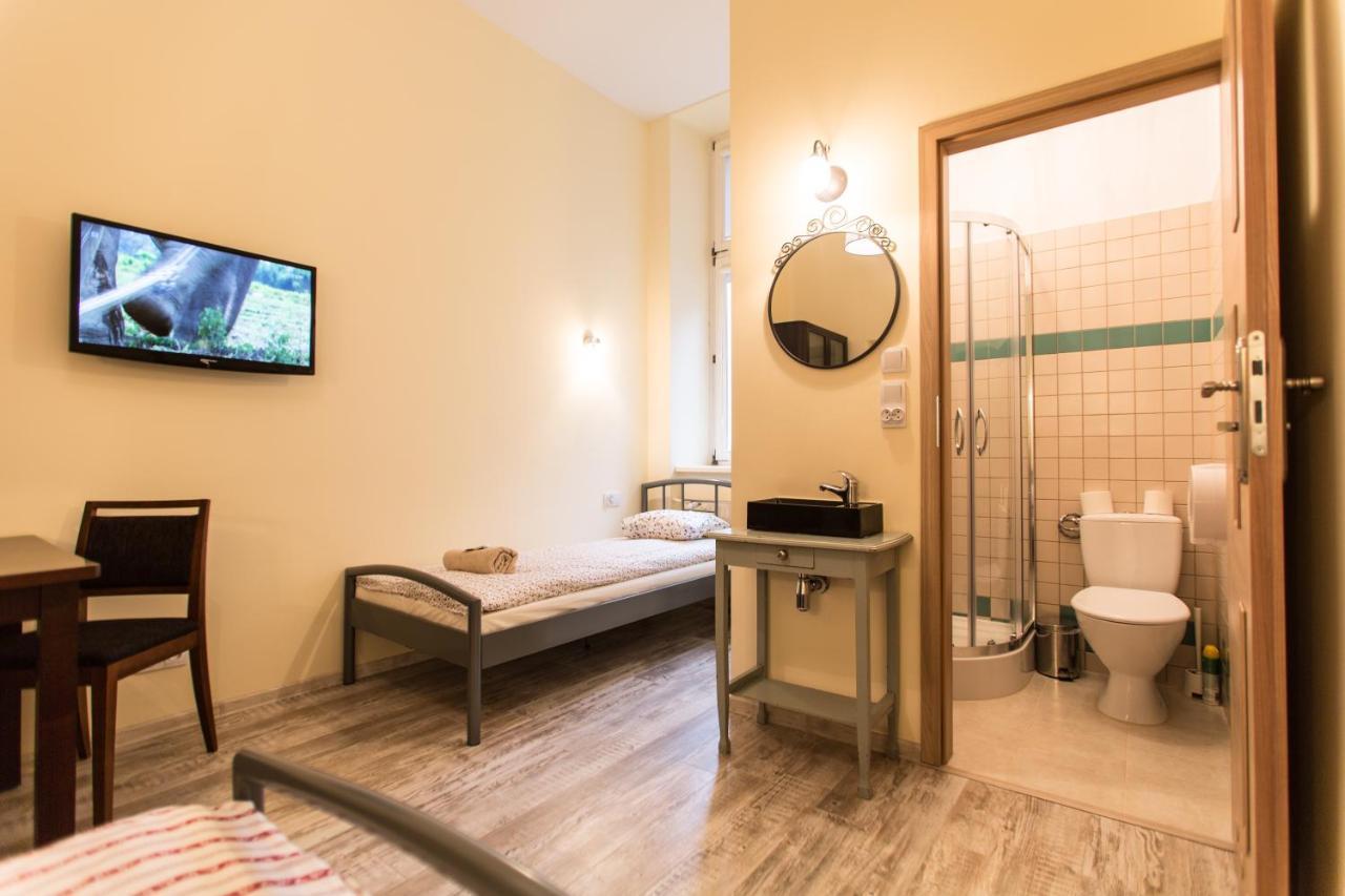 Puffa Hostel Lux Warschau Buitenkant foto