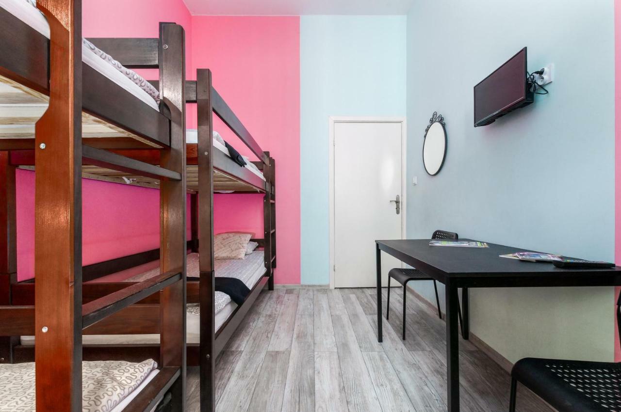 Puffa Hostel Lux Warschau Buitenkant foto